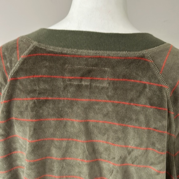 The Great The Velour Vneck Sweatshirt Army Pin Stripe Top Sz 2 Medium NEW - Picture 6 of 14